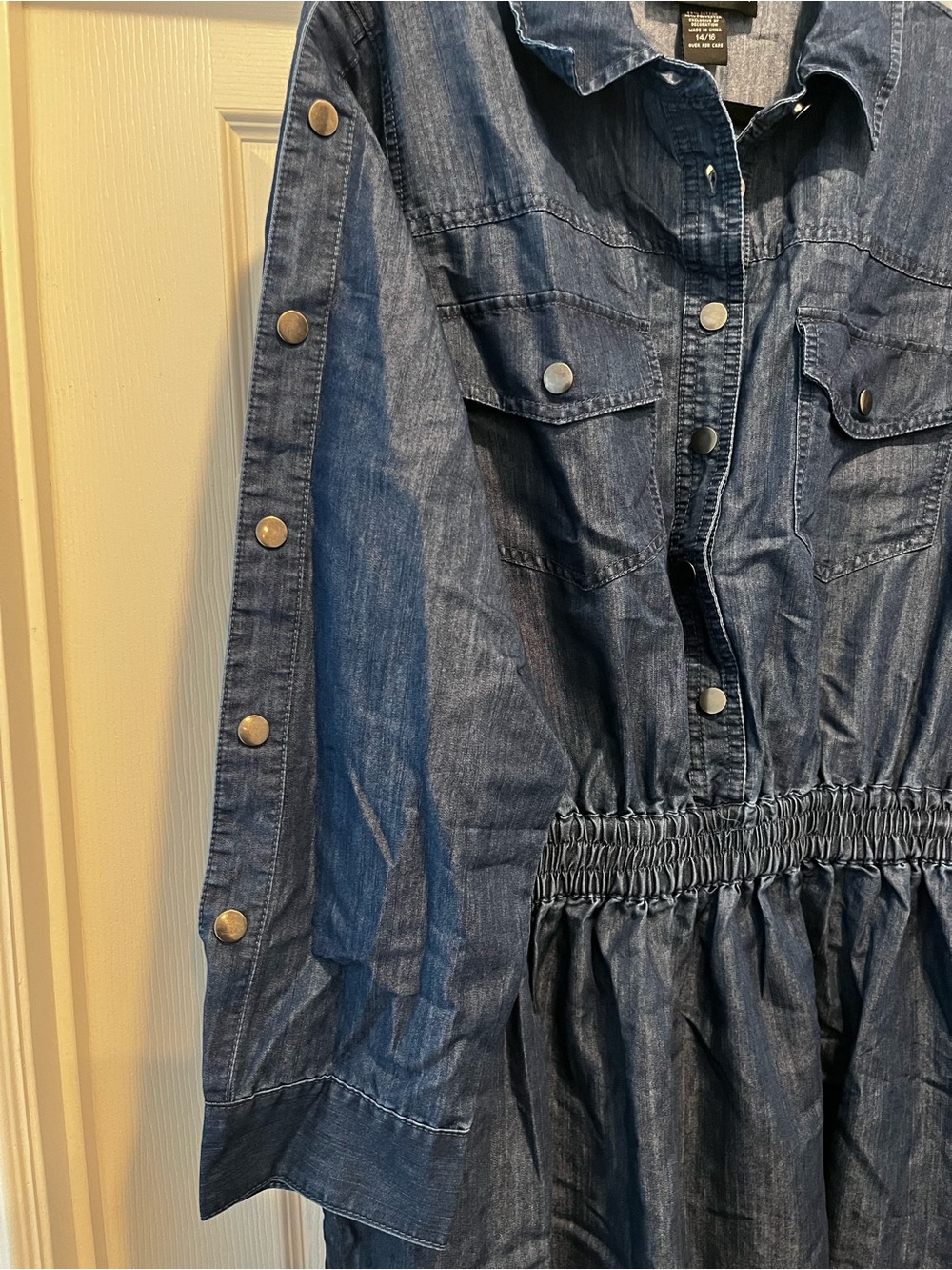 Denim Button-Front Midi Dress in Chambray - Picture 6 of 7